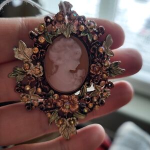 Vintage Floral Cameo Brooch